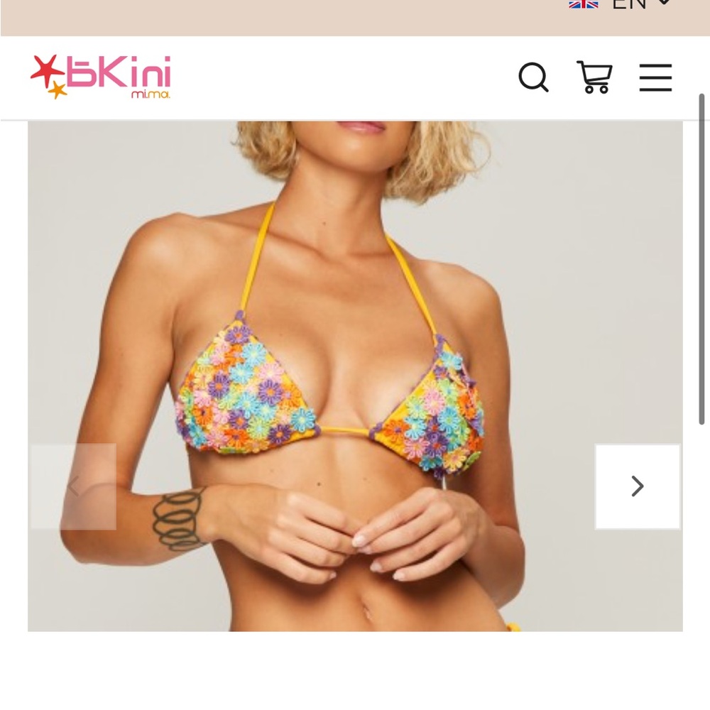 Flower bikini! - Picture 2 of 5